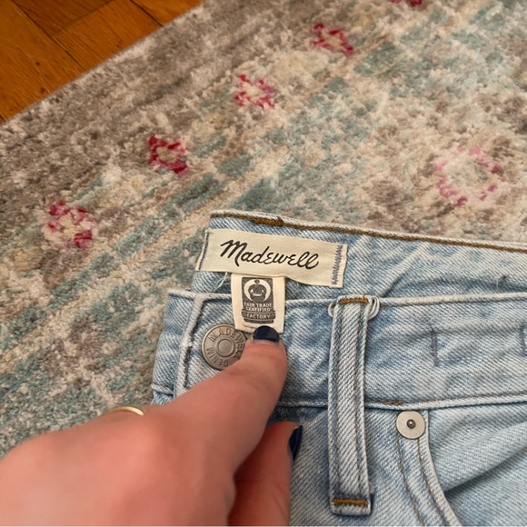 The Curvy Perfect Vintage Jean- Light Wash - Picture 11 of 11